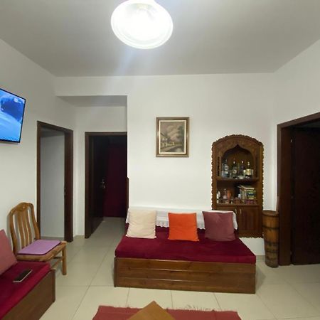 Gjirokastër Cico Hostel &Private Room מראה חיצוני תמונה