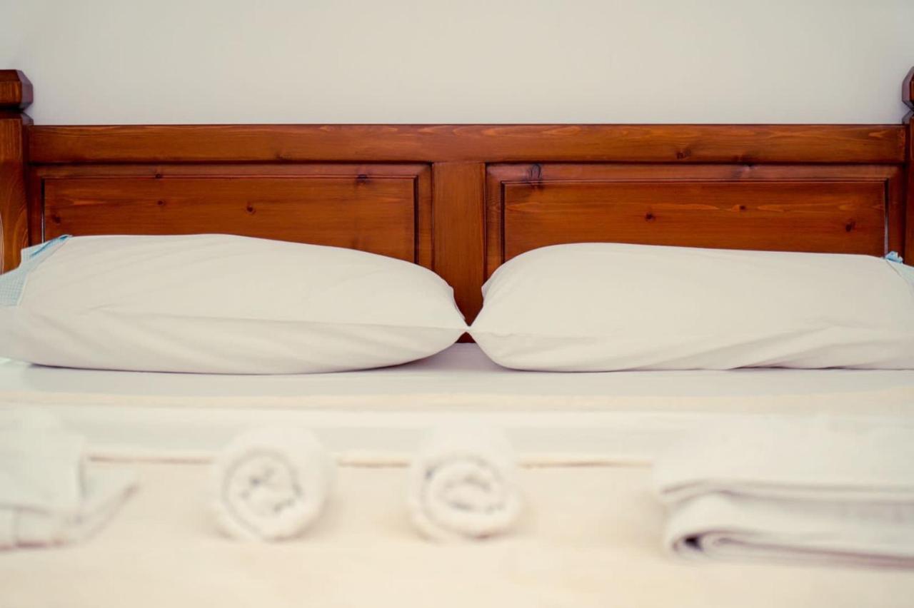 Gjirokastër Cico Hostel &Private Room מראה חיצוני תמונה