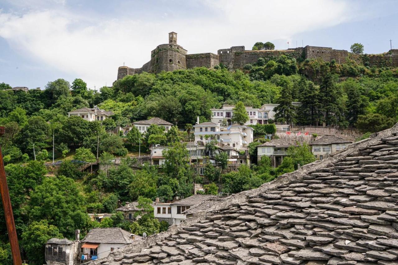 Gjirokastër Cico Hostel &Private Room מראה חיצוני תמונה