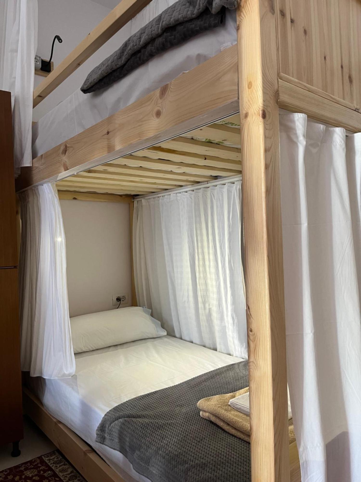 Gjirokastër Cico Hostel &Private Room מראה חיצוני תמונה