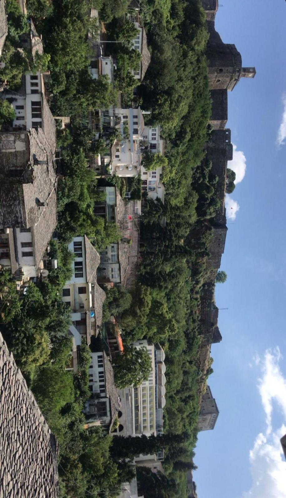 Gjirokastër Cico Hostel &Private Room מראה חיצוני תמונה